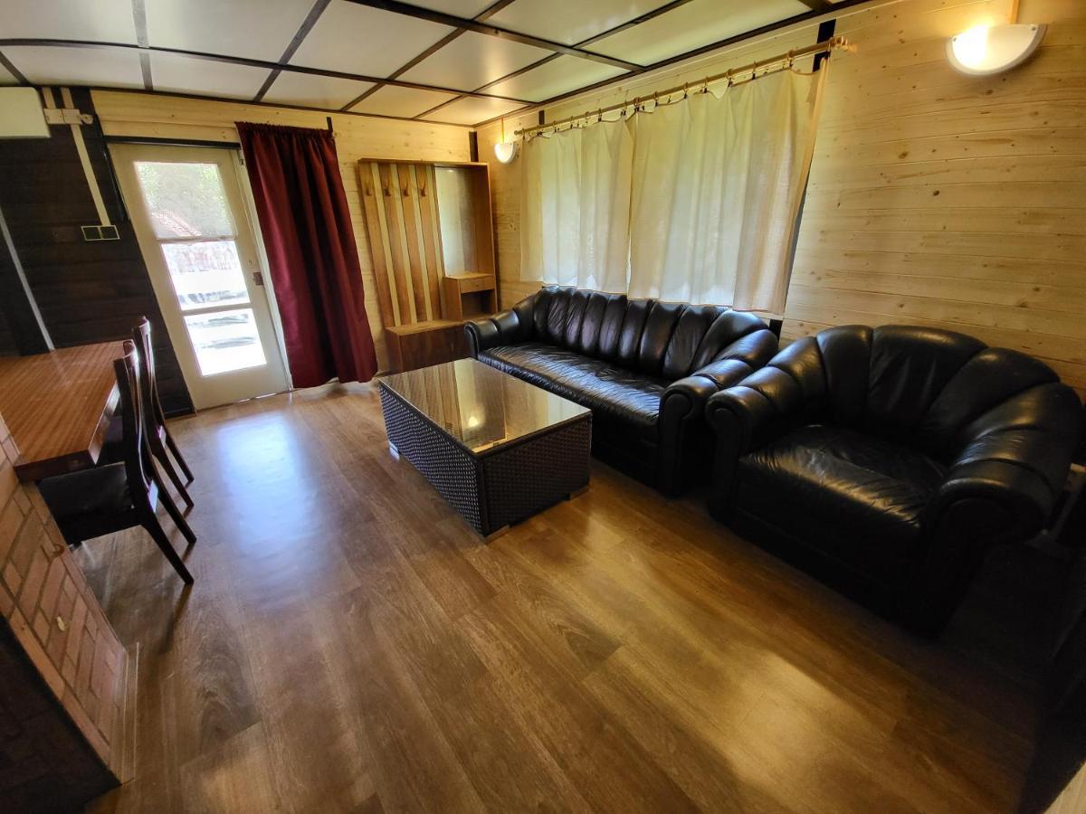 Toska Rekreacni Stredisko Villa ปรอสเชดนี เบชวา ภายนอก รูปภาพ